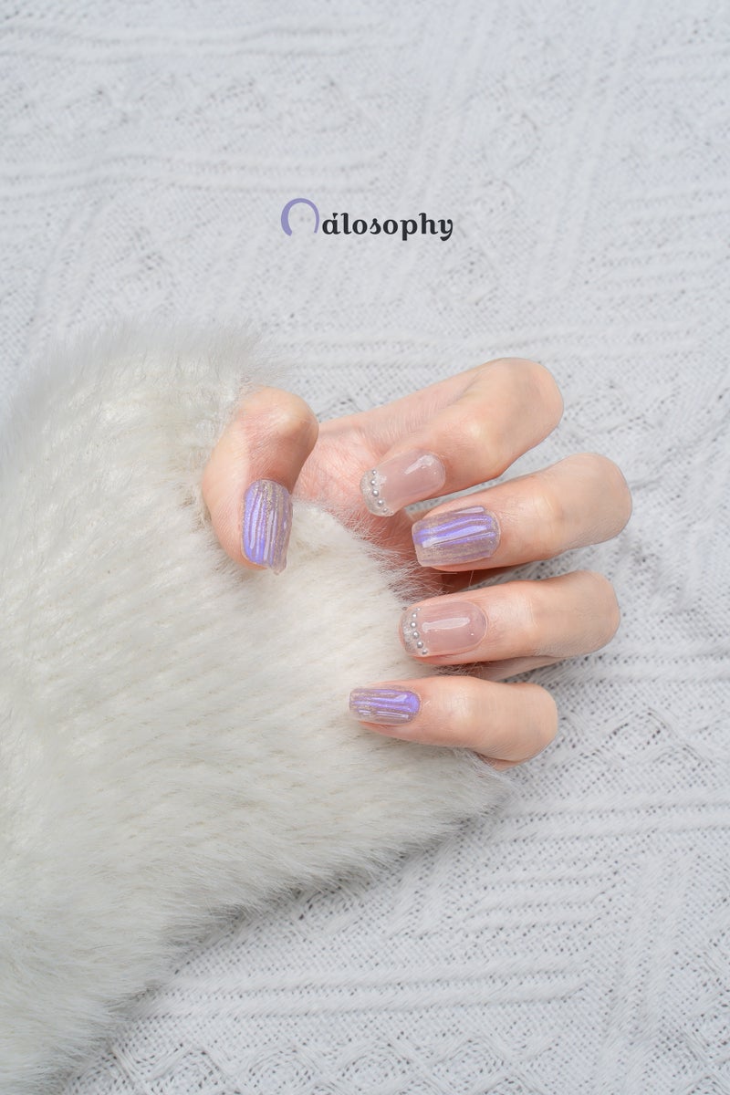 Nailosophy أظافر جل مضغوطة يدوية الصنع بتصميم أرجواني أورا ريبلي وخرز فضي | شكل مربع - Image 3